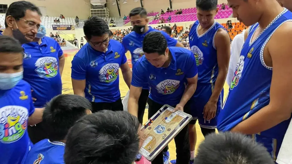 All-Star Bacolod players gather to discuss tactics at 2022 Filbasket