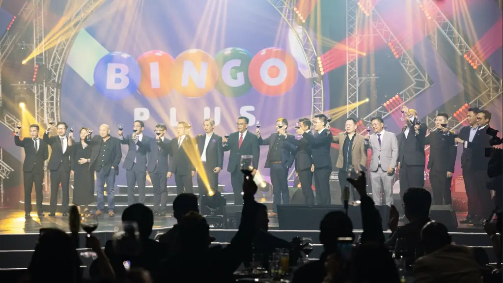 Group photo of champagne toast ceremony