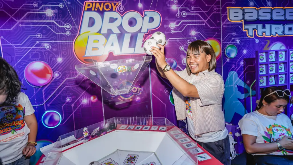 Participants enjoying the BingoPlus Pinoy Drop Ball booth at Plaza Independencia