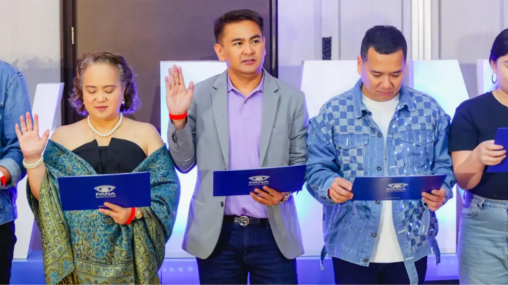 Mr. Jasper Vicencio (middle) took an oath as a representative of DigiPlus, TGXI, and GameMaster, as new advertisers for PANA.
